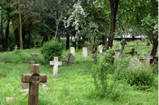 Graveinchurchyard.red