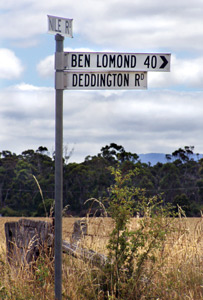 Signpost to Tasmanian Deddington